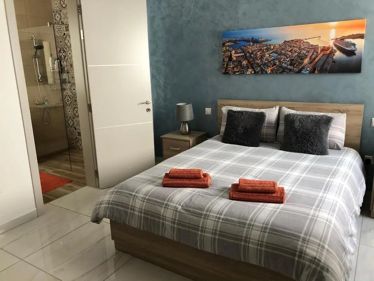 Penthouse In Marsaxlokk With Panoramic Views: 3 Bedrooms, 2 Baths 0*,